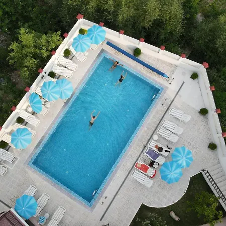 Deyanira Otel Gorno Dryanovo