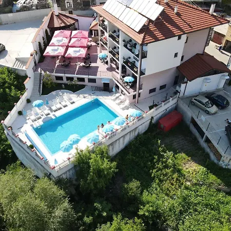 Отель Deyanira *