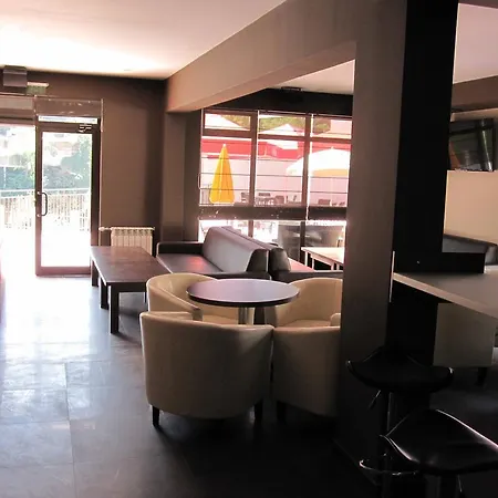 Deyanira Otel *